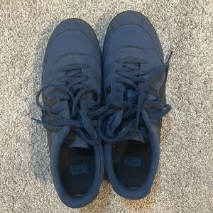 Viral Onitsuka Tiger shoes